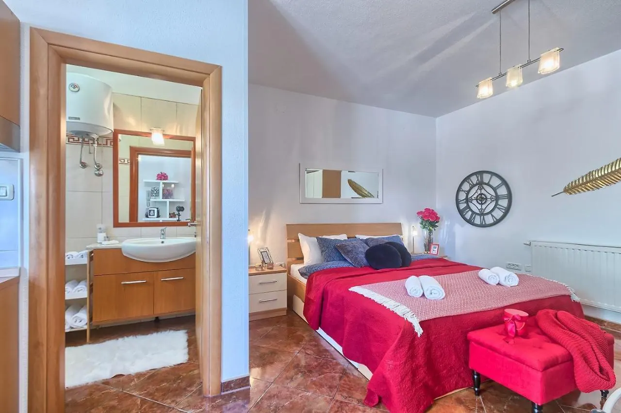 Villa Mihaela 3*, Fazana Croatia